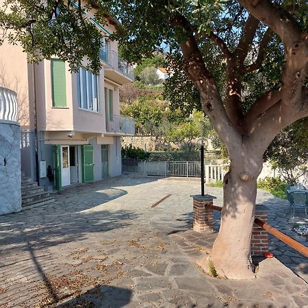 Una Finestra Sul Mare Monolocale Apartment Bergeggi Exterior photo